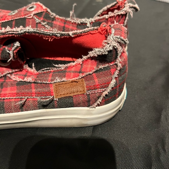 Blowfish Malibu Red Plaid woman’s size 9 flat shoes - Picture 3 of 9